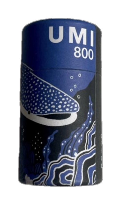 FilmNeverDie Umi 800 film packaging